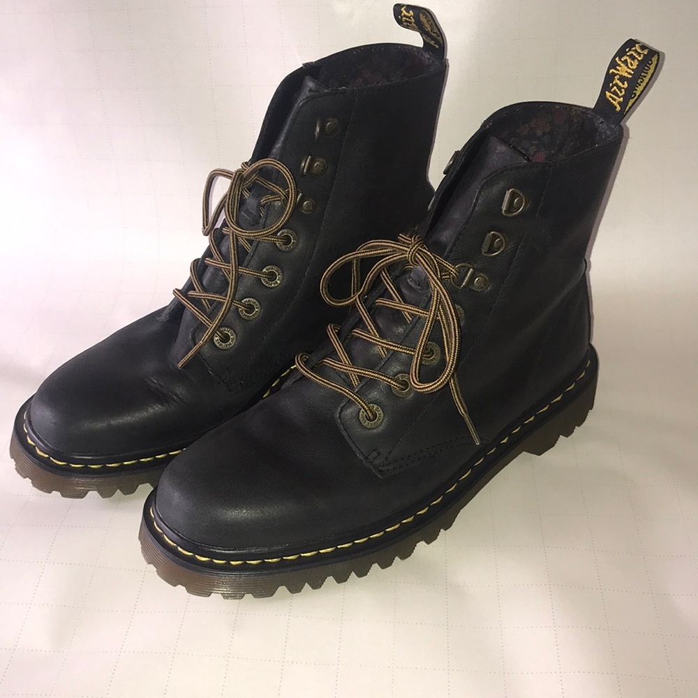 Doc Martens LUANA Boots